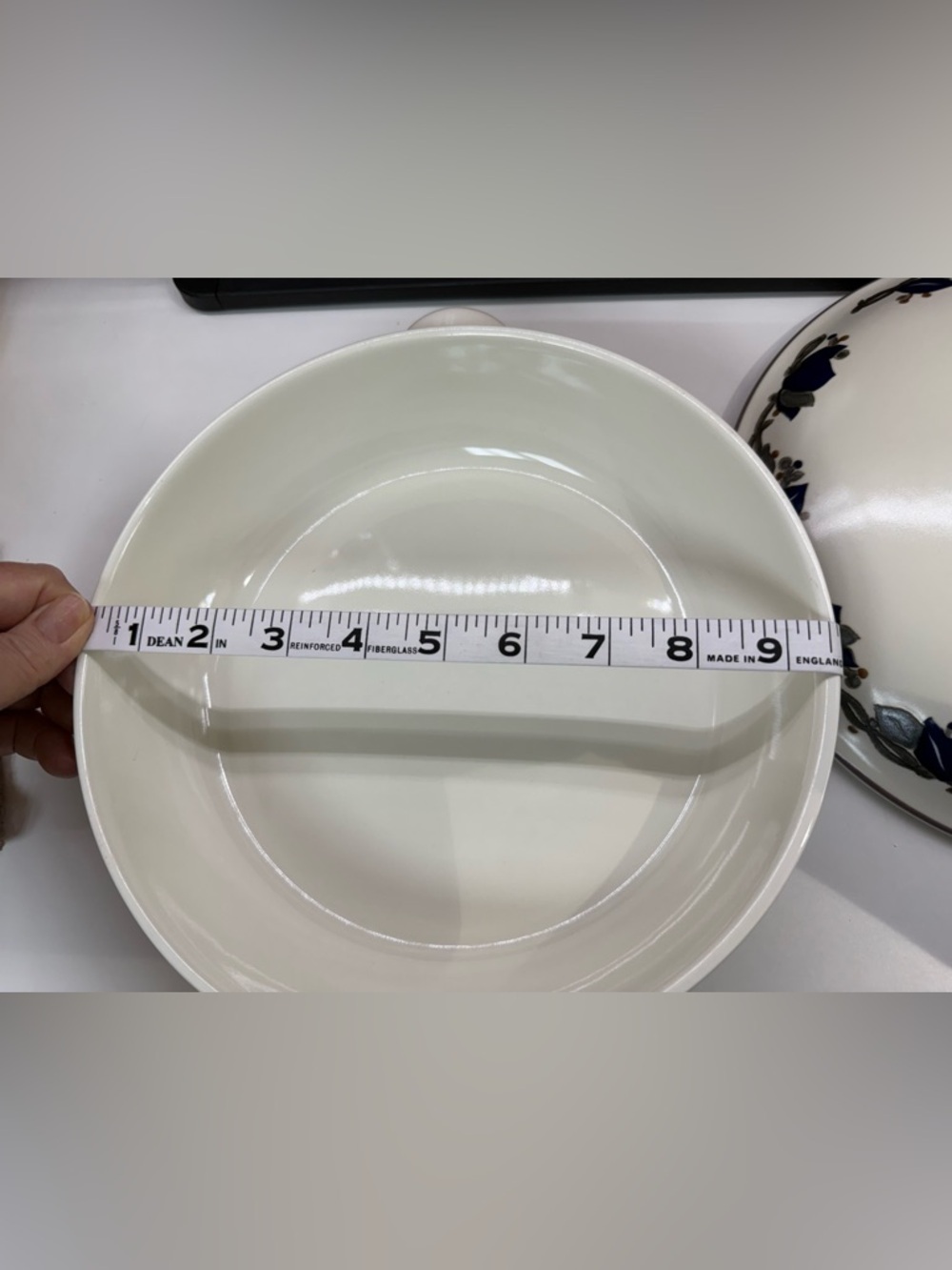 Mikasa Intaglio Arabella 2 pc Covered Casserole 9.5 ” x 2.25” - Oven to Table - Picture 6 of 11